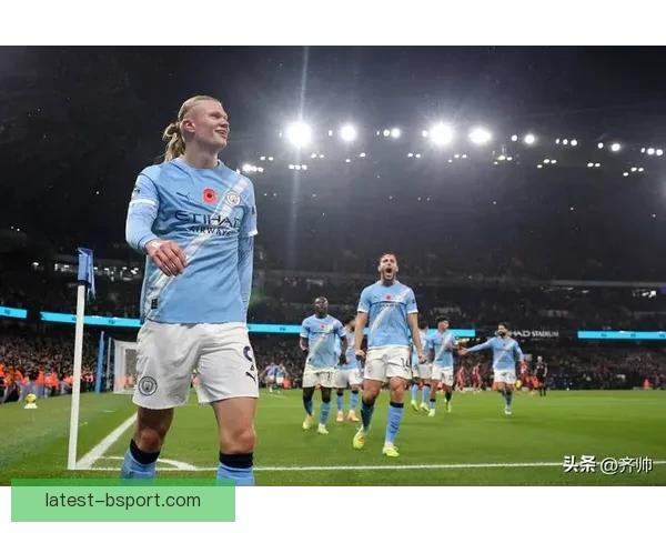 多库加盟曼城助力球队边路进攻全面提升