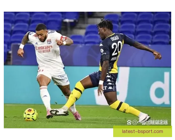 巴黎圣日耳曼客场狂胜里昂四比一展现强大攻防实力