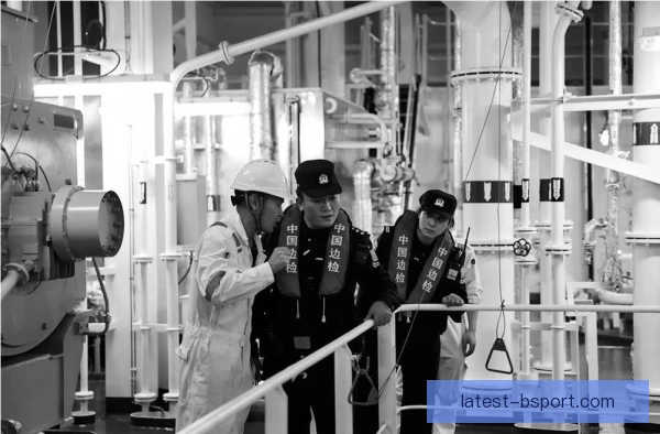 大连英博边中卫协防，覆盖范围与补位逻辑